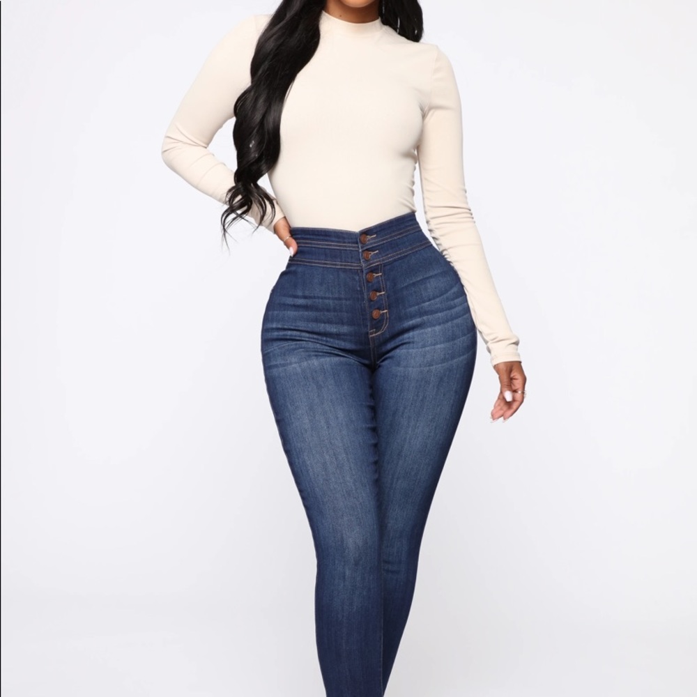 COPY - FASHION NOVA CORSET JEANS